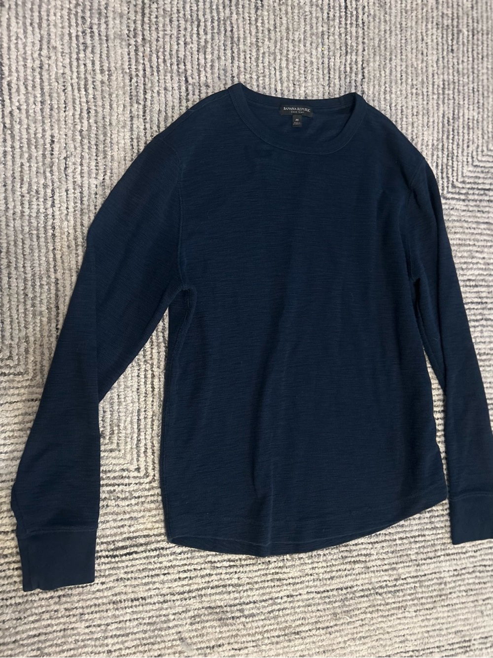Banana Republic Navy Core Temp Longsleeve  Shirt Men’s Size Medium Thermal